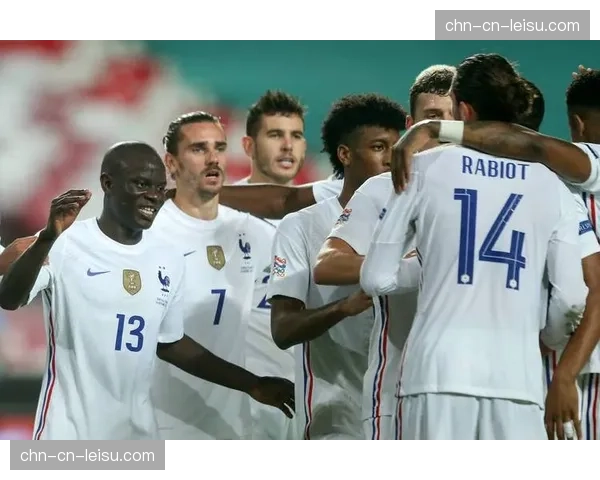 法国职业足球联盟宣布：下赛季起将试行扩大替补席报名人数至15人